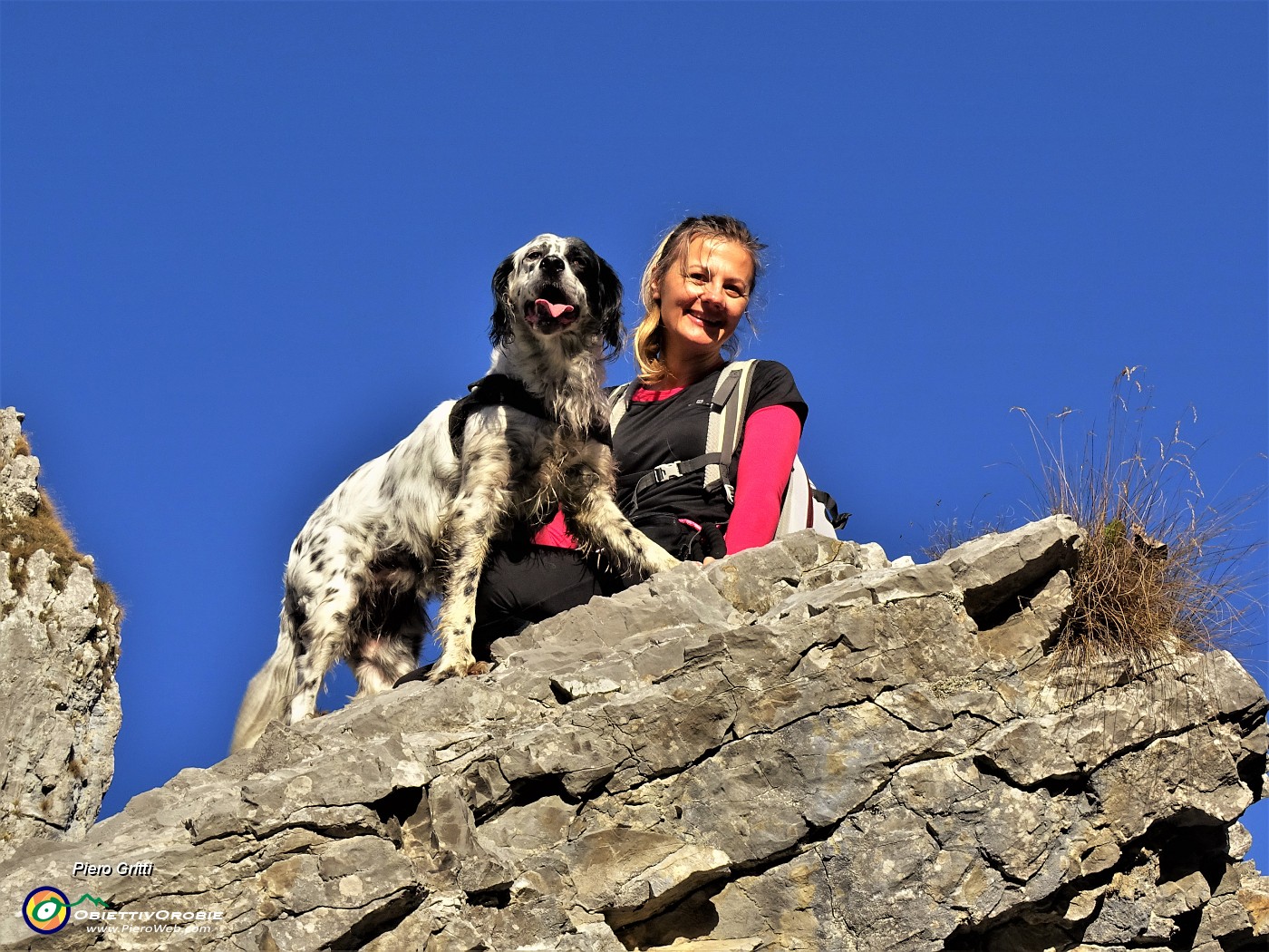 03 Katiuscia e Nina su roccione del 'Labirinto' in Cornagera.JPG